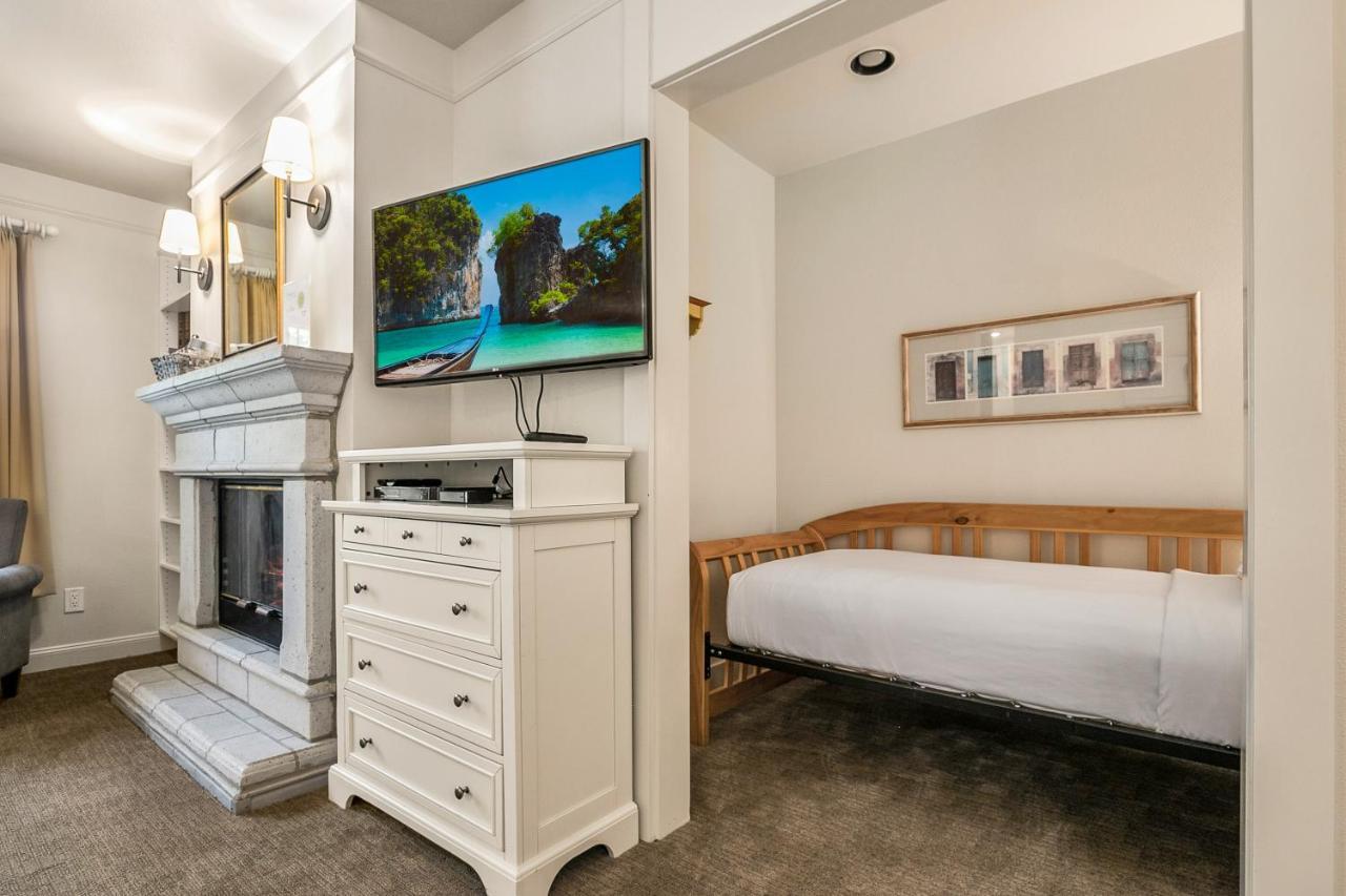 Saratoga Inn Langley Exteriér fotografie